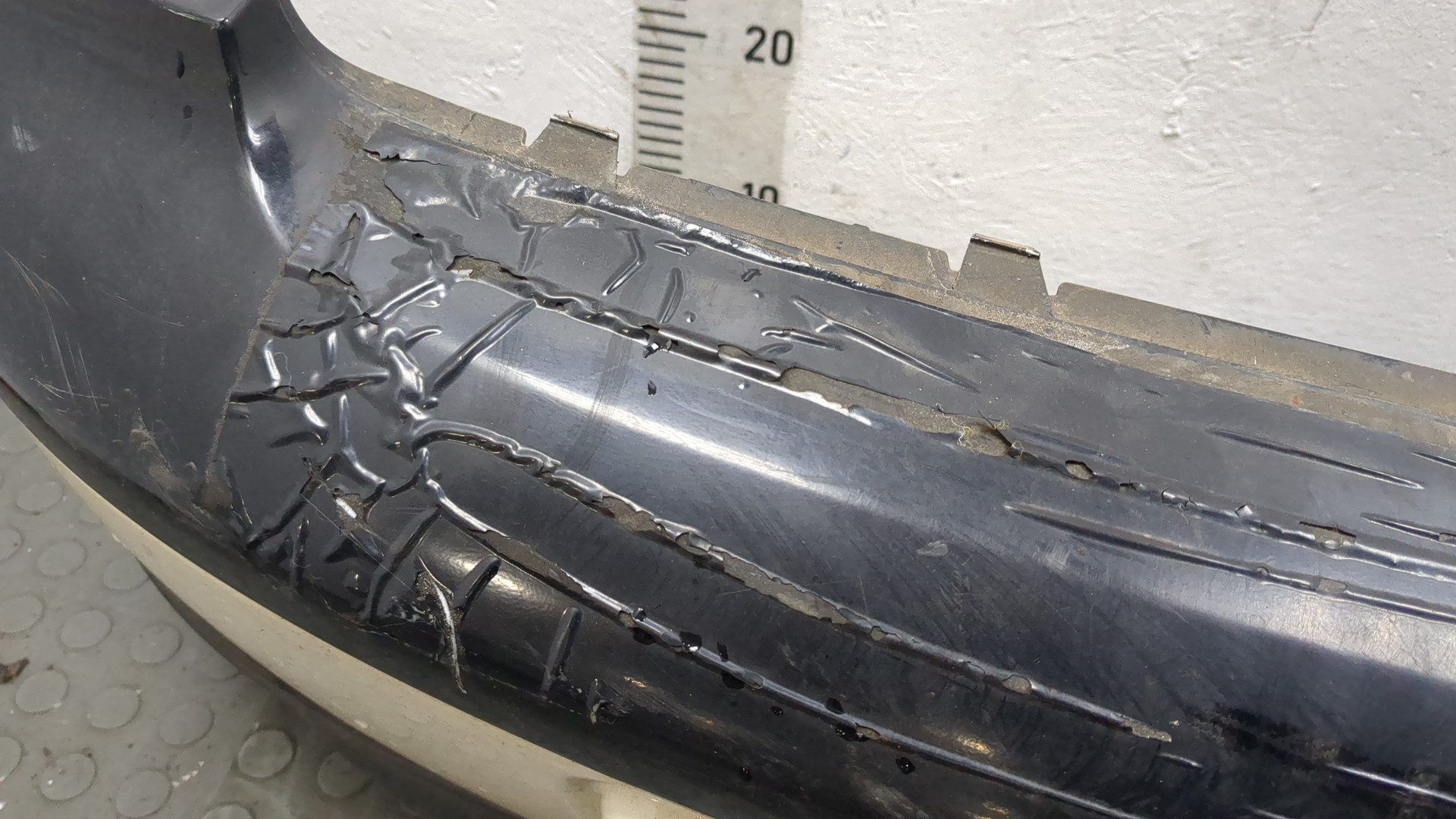 Бампер задний