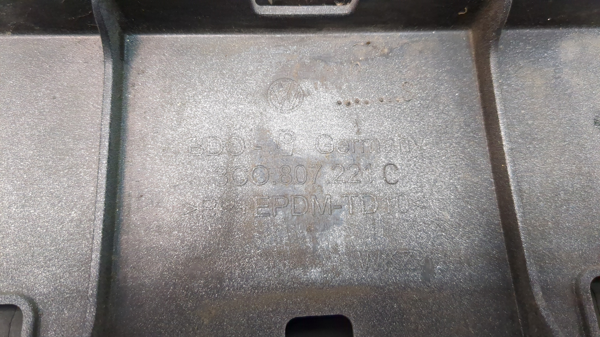 Бампер передний