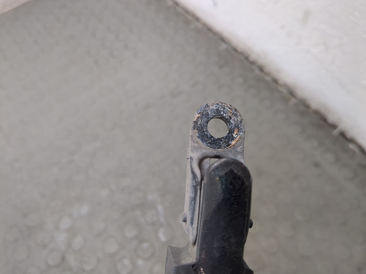 Поводок стеклоочистителя заднего