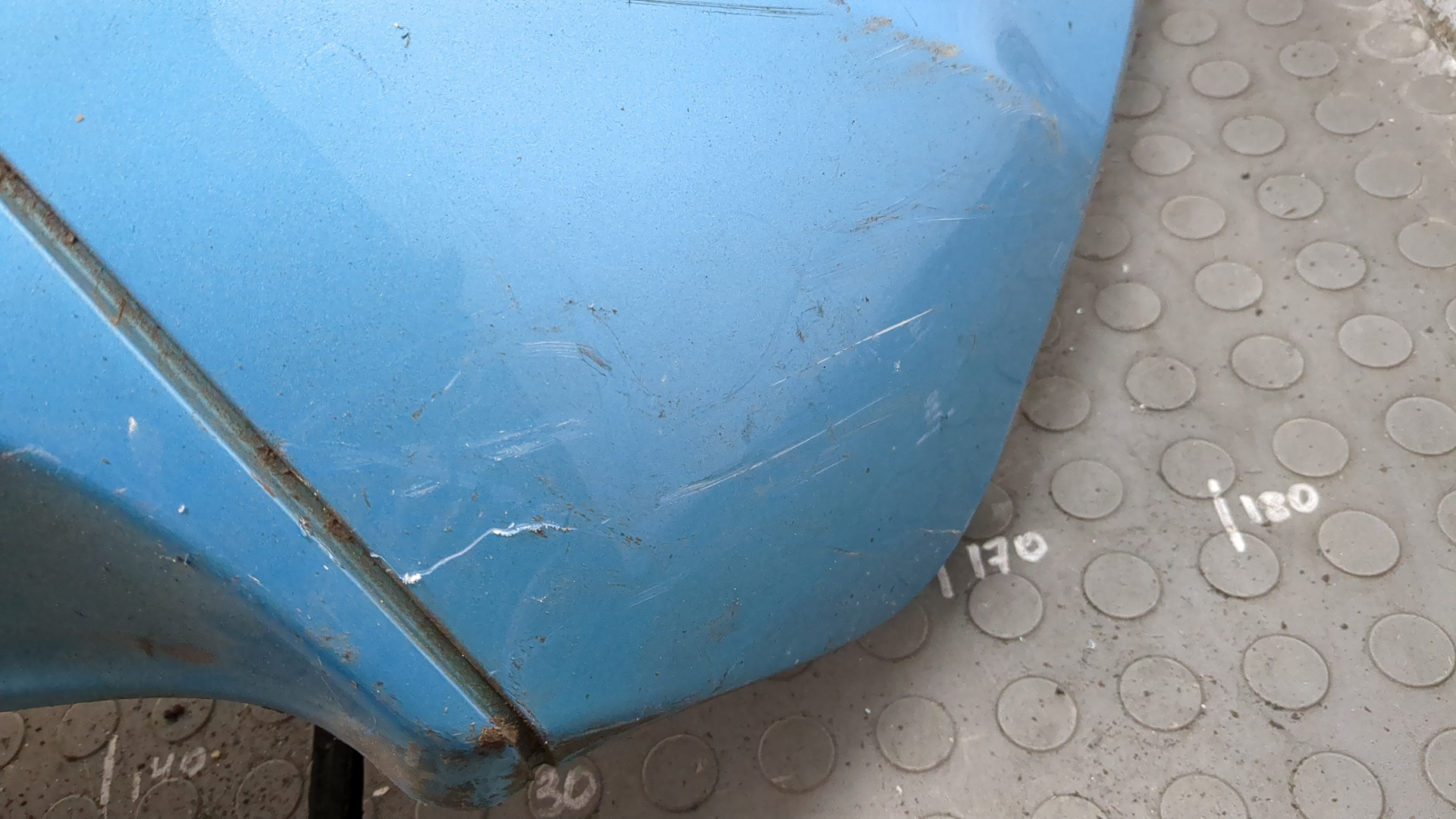 Бампер задний