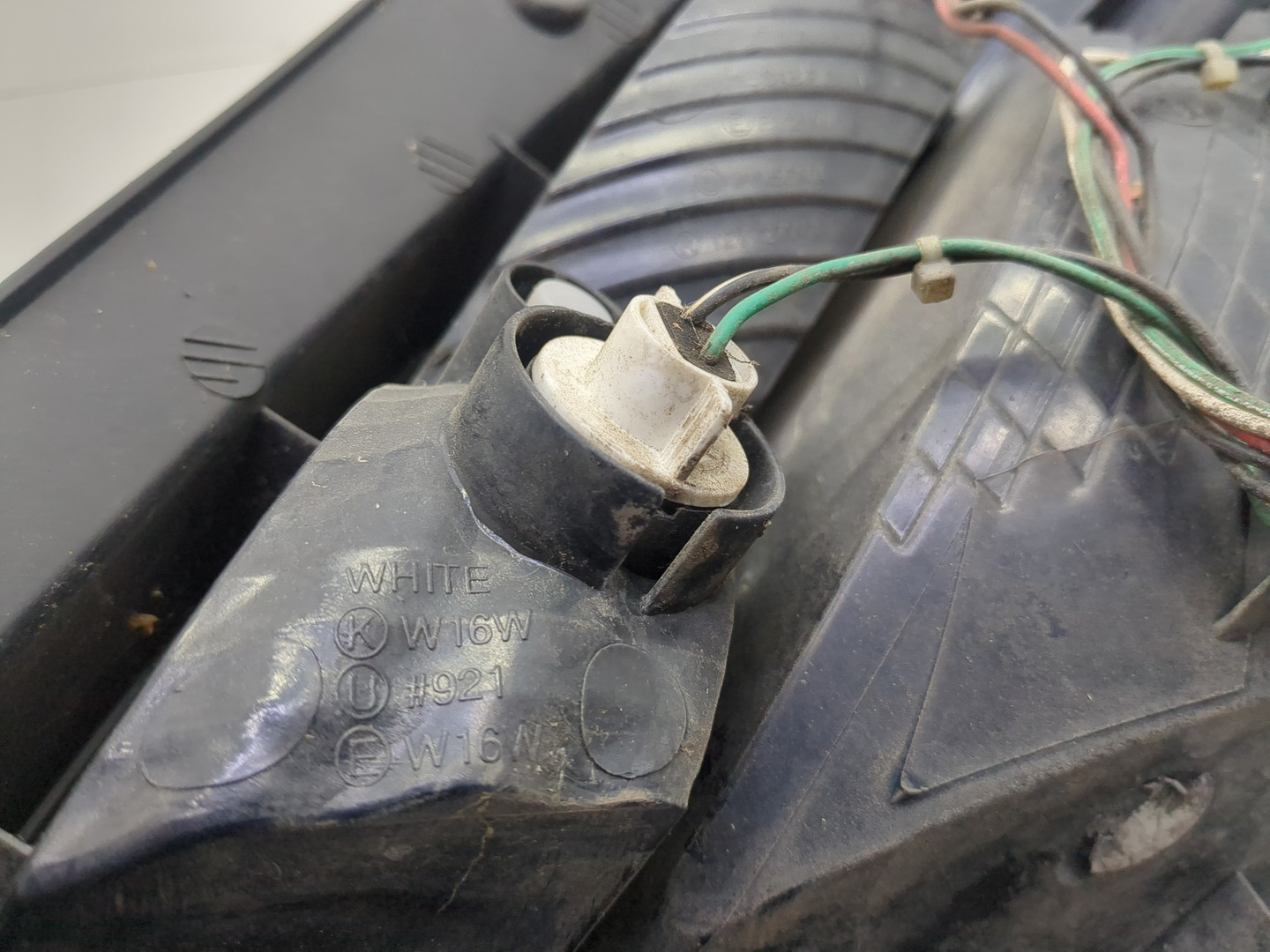 Фонарь задний левый