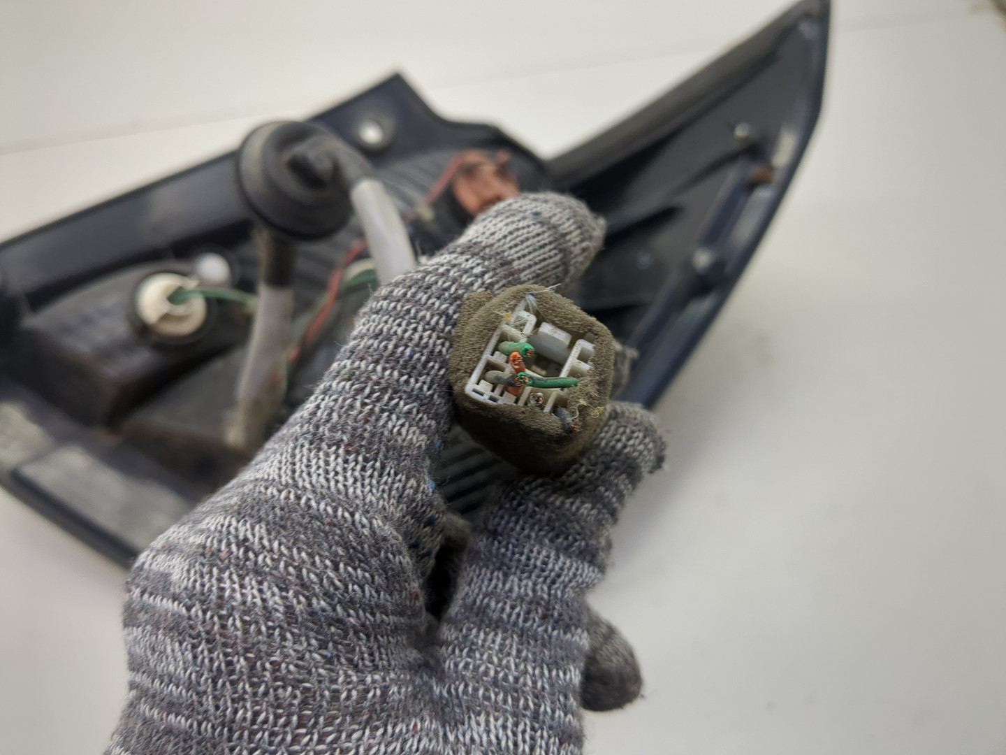 Фонарь задний левый