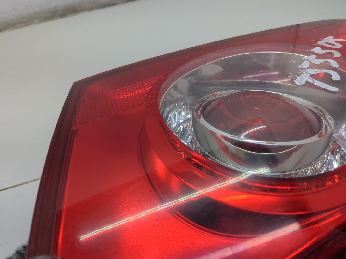 Фонарь задний внутренний левый