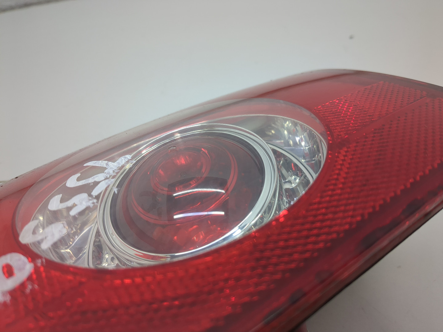 Фонарь задний внутренний левый