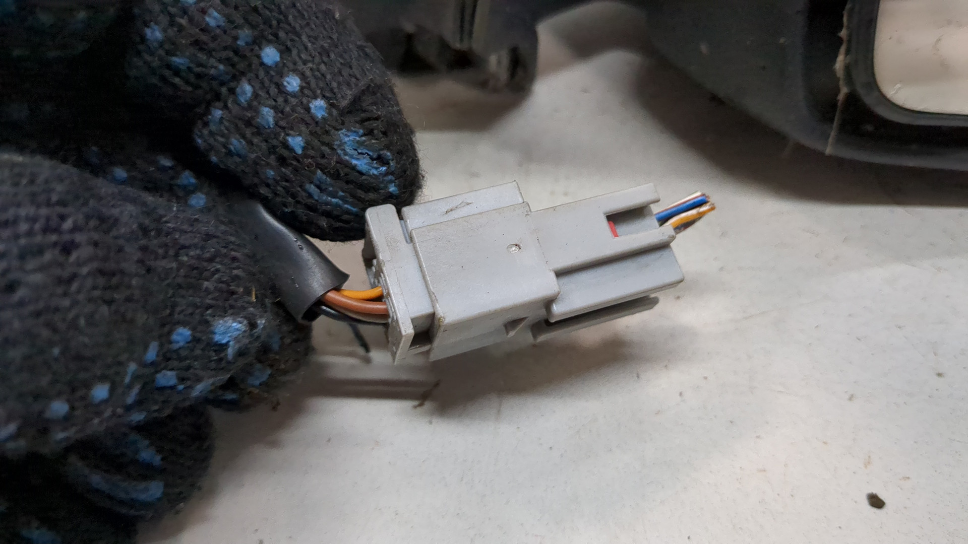 Зеркало правое электрическое