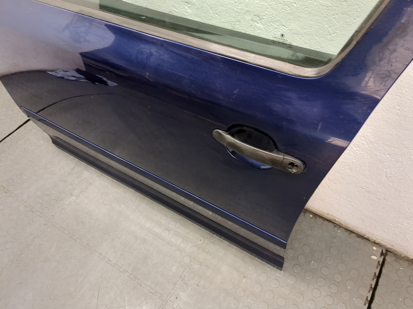 Дверь передняя левая