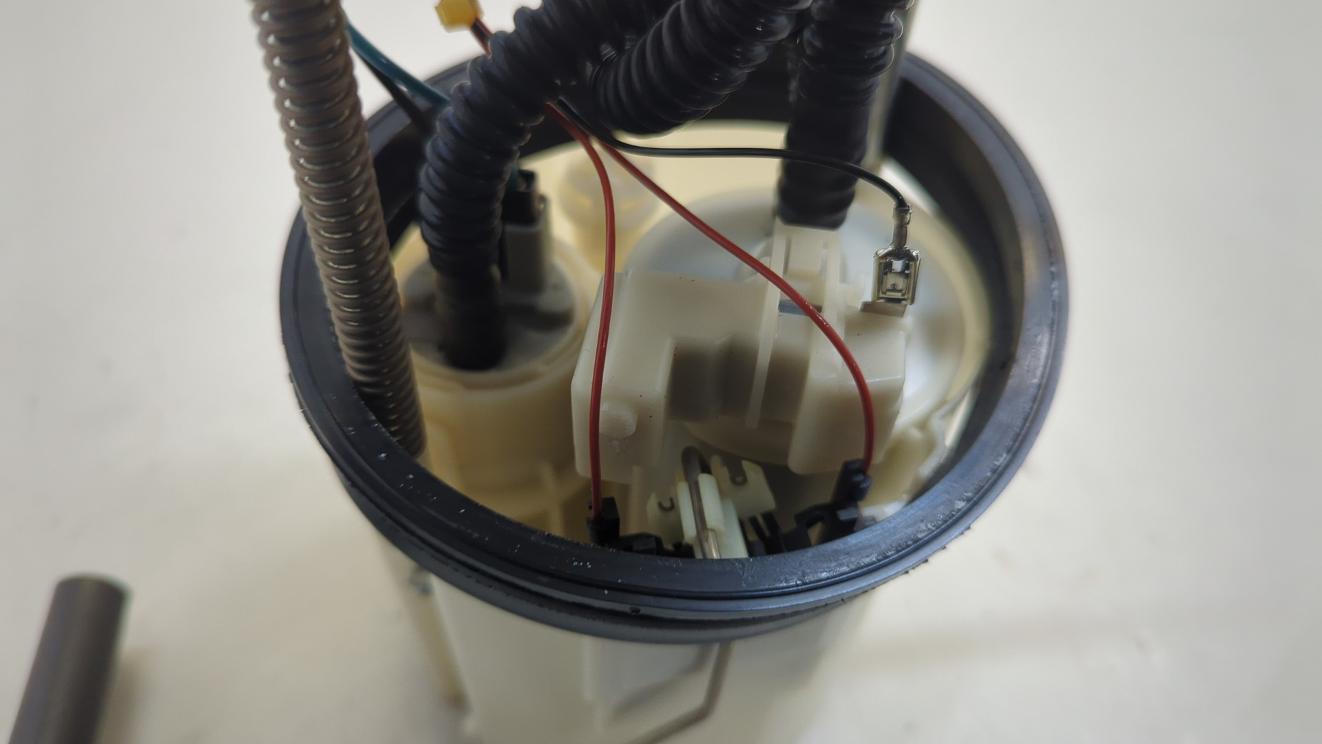 Насос топливный электрический