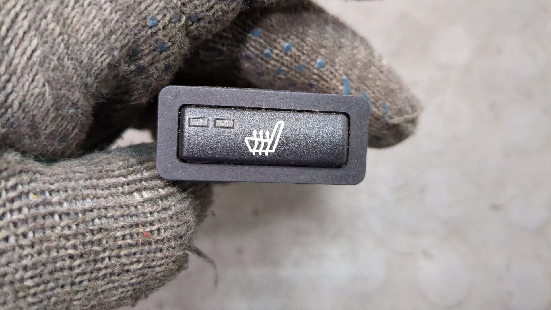 Кнопка обогрева сидений для X6 E71 2008-2014