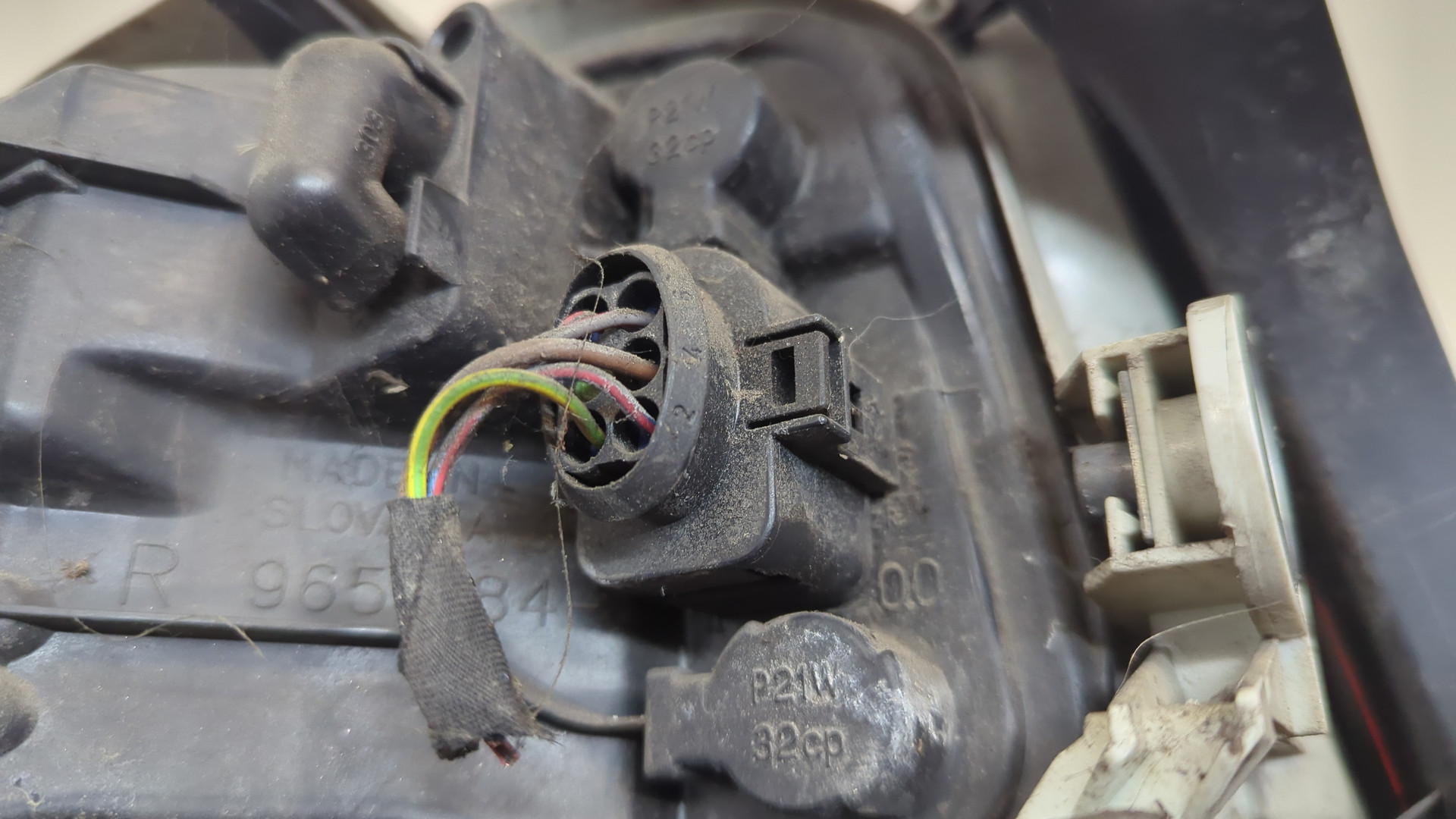 Фонарь задний правый