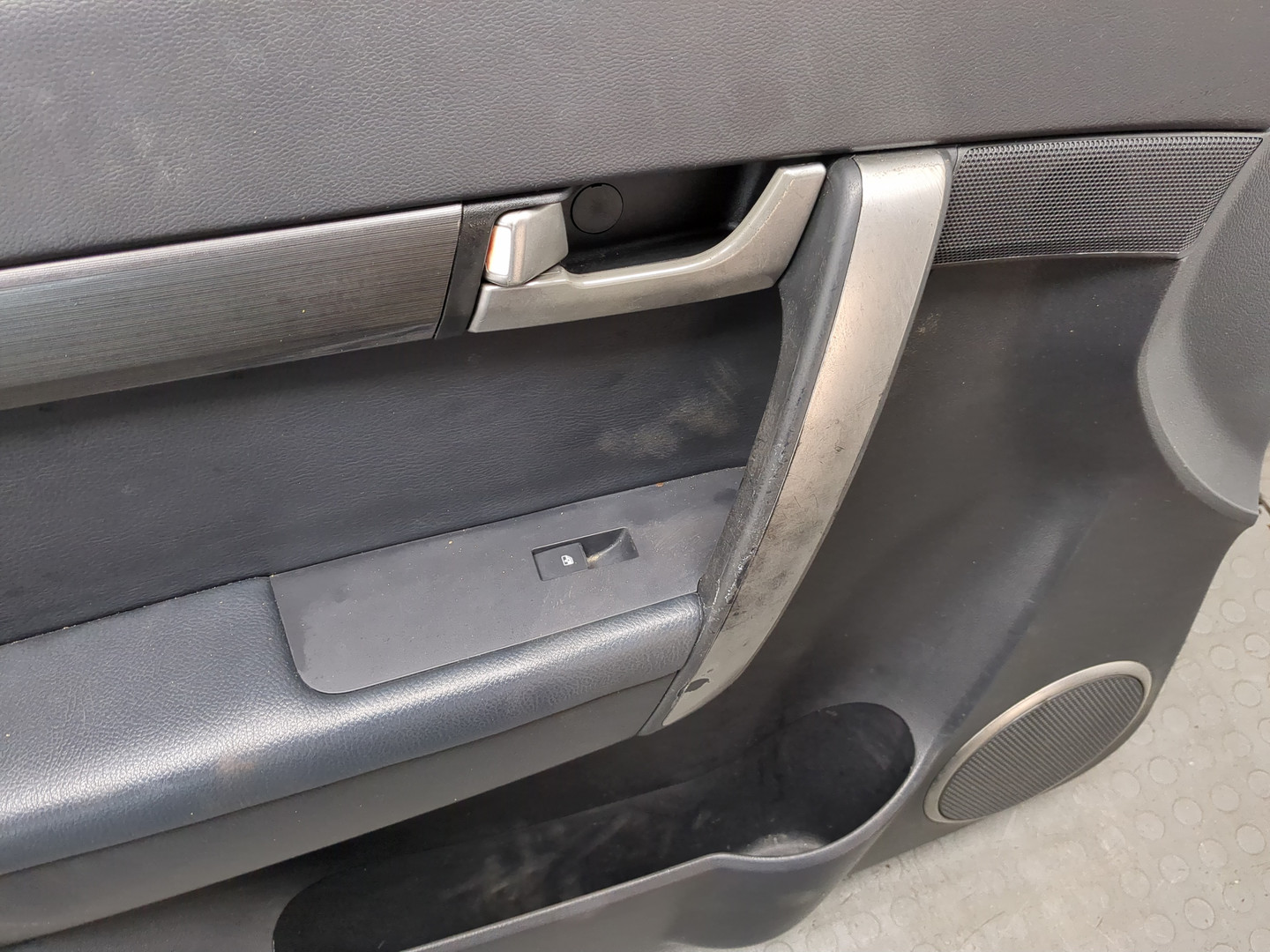 Дверь передняя левая