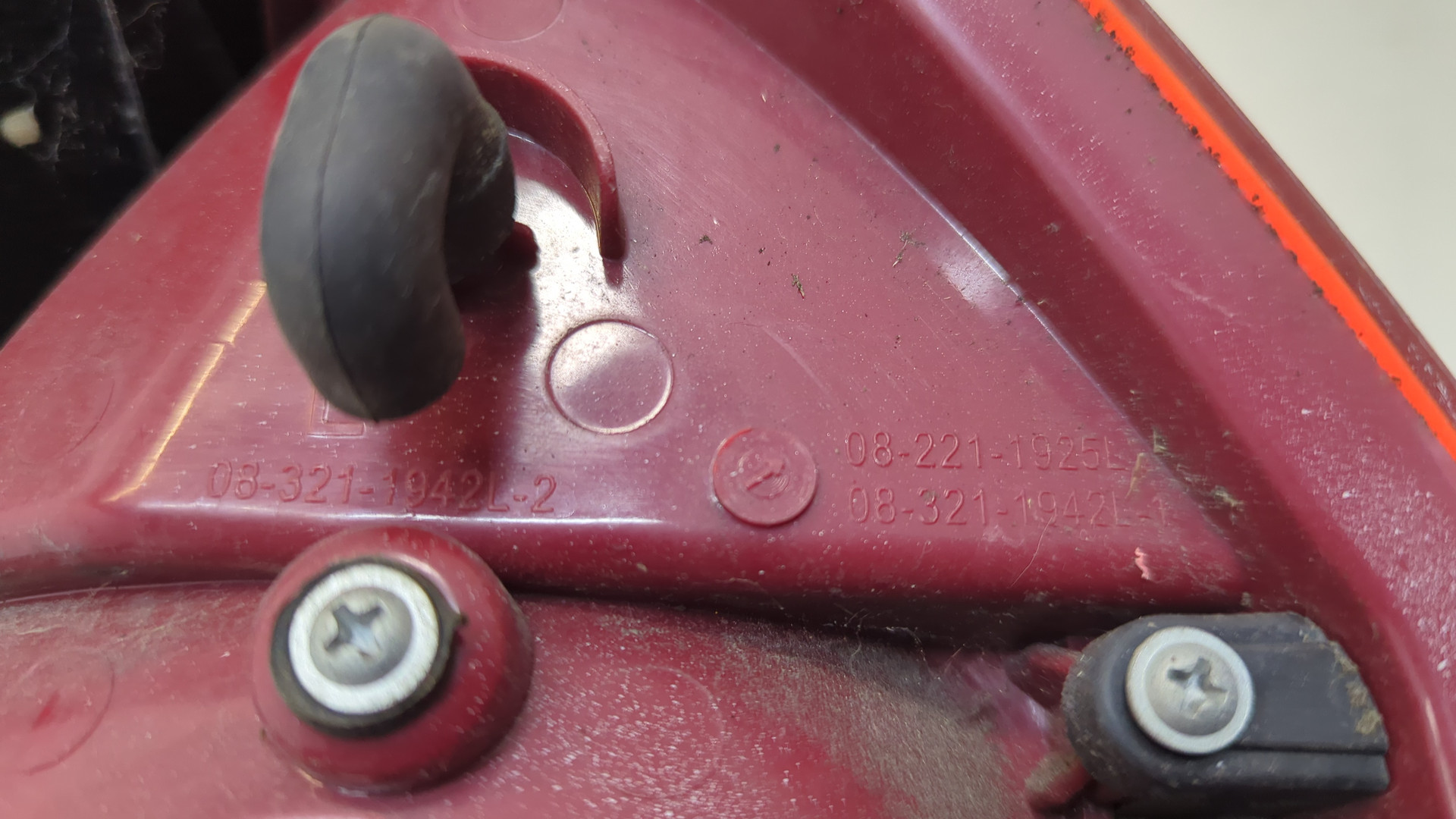 Фонарь задний левый