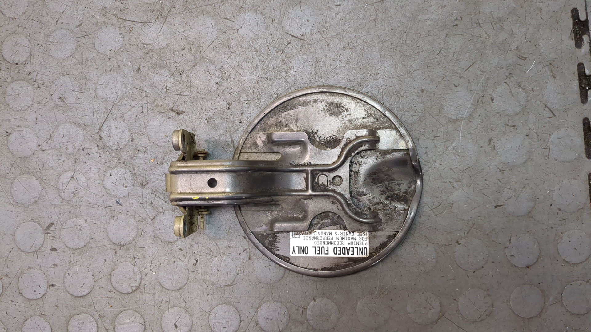 Лючок бензобака