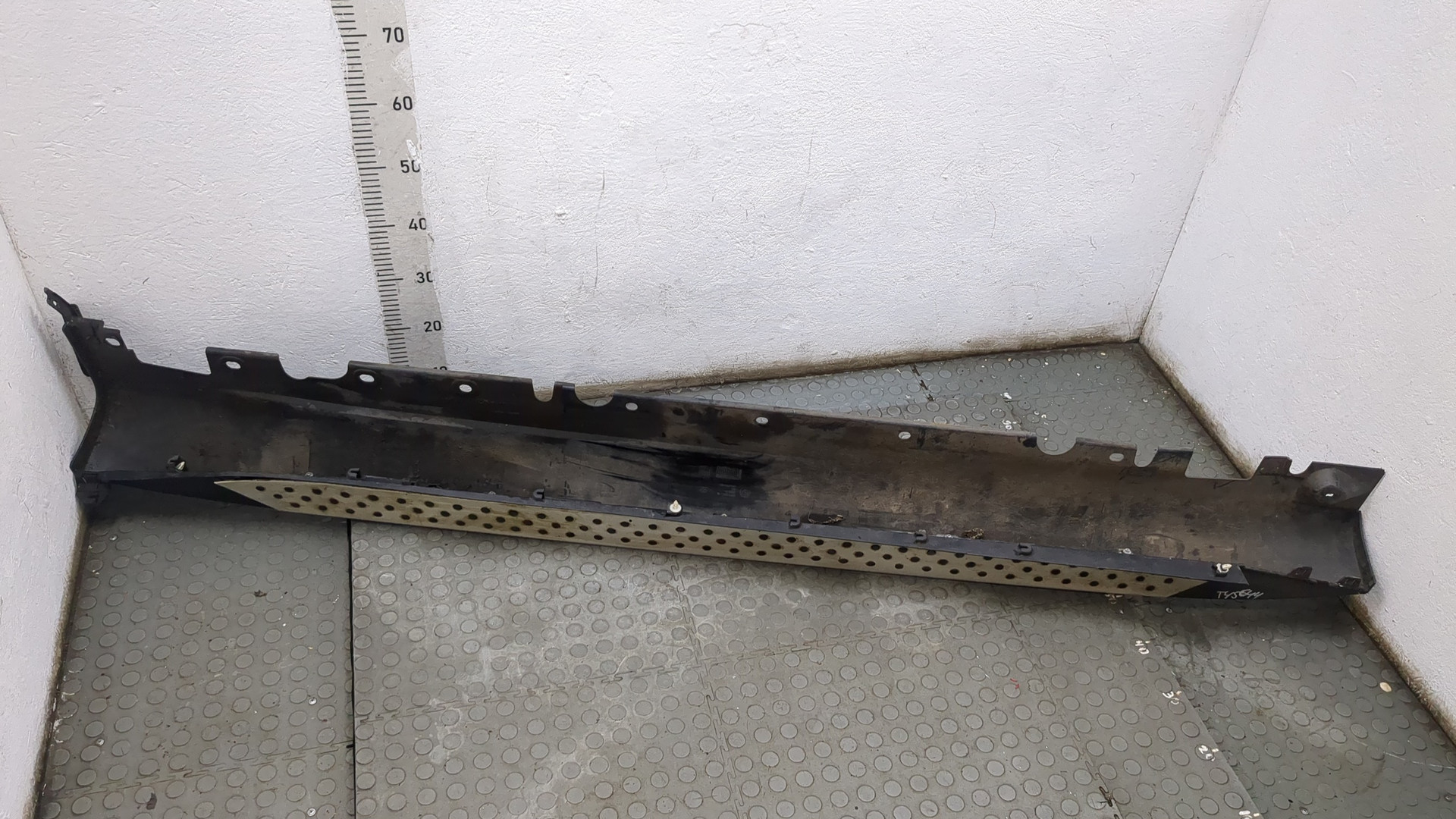 Подножка правая