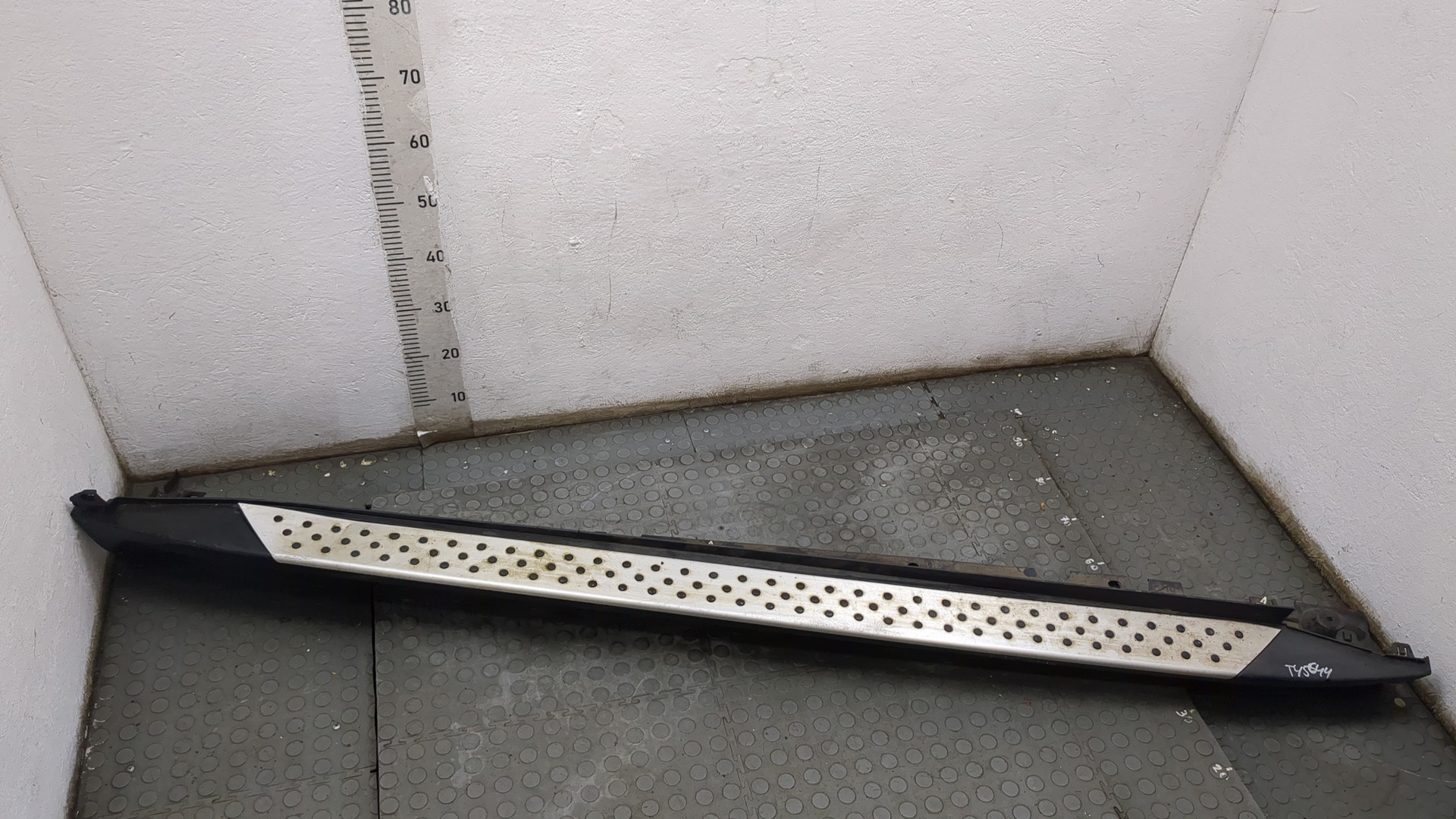 Подножка правая