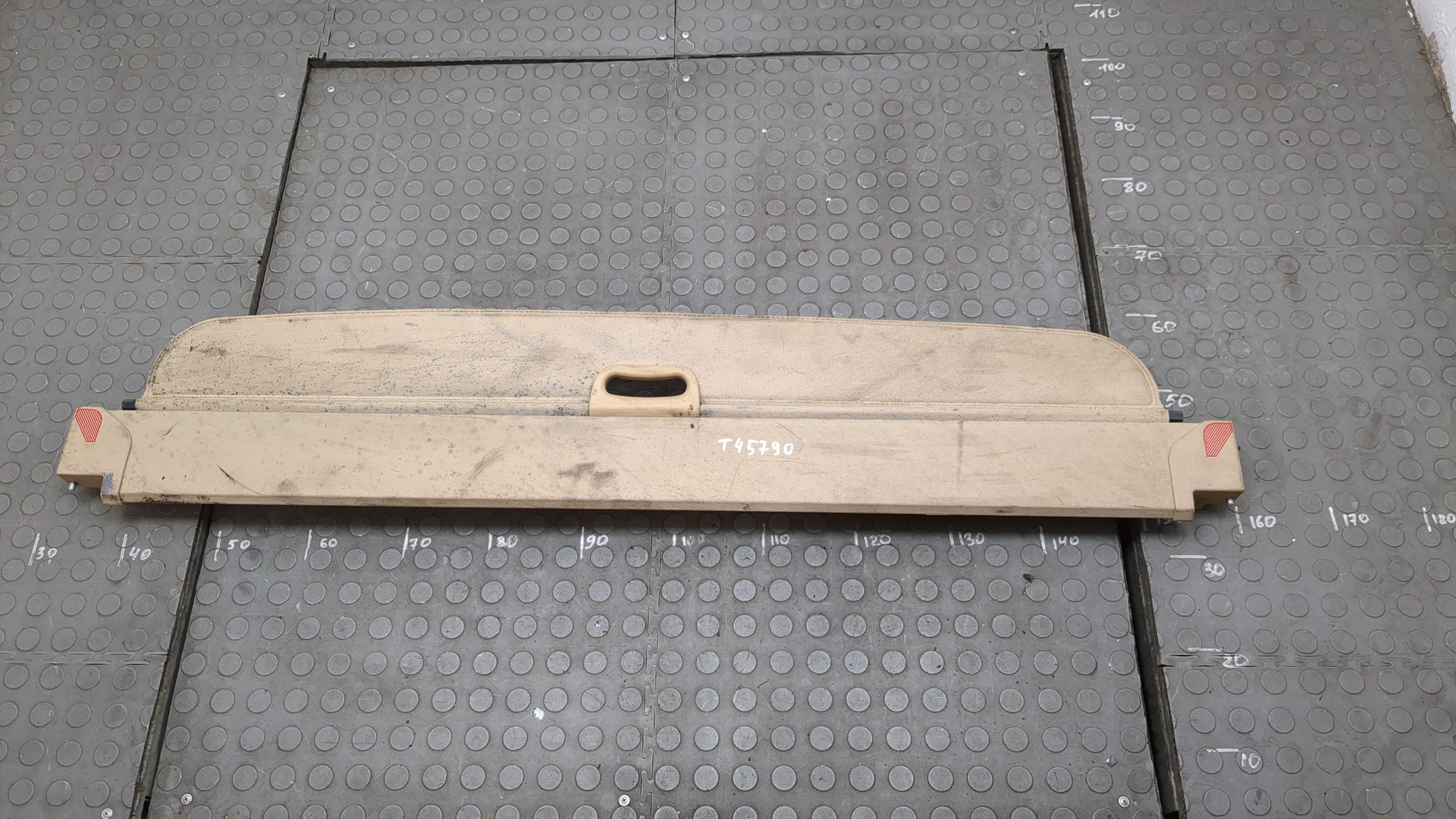 Шторка багажника