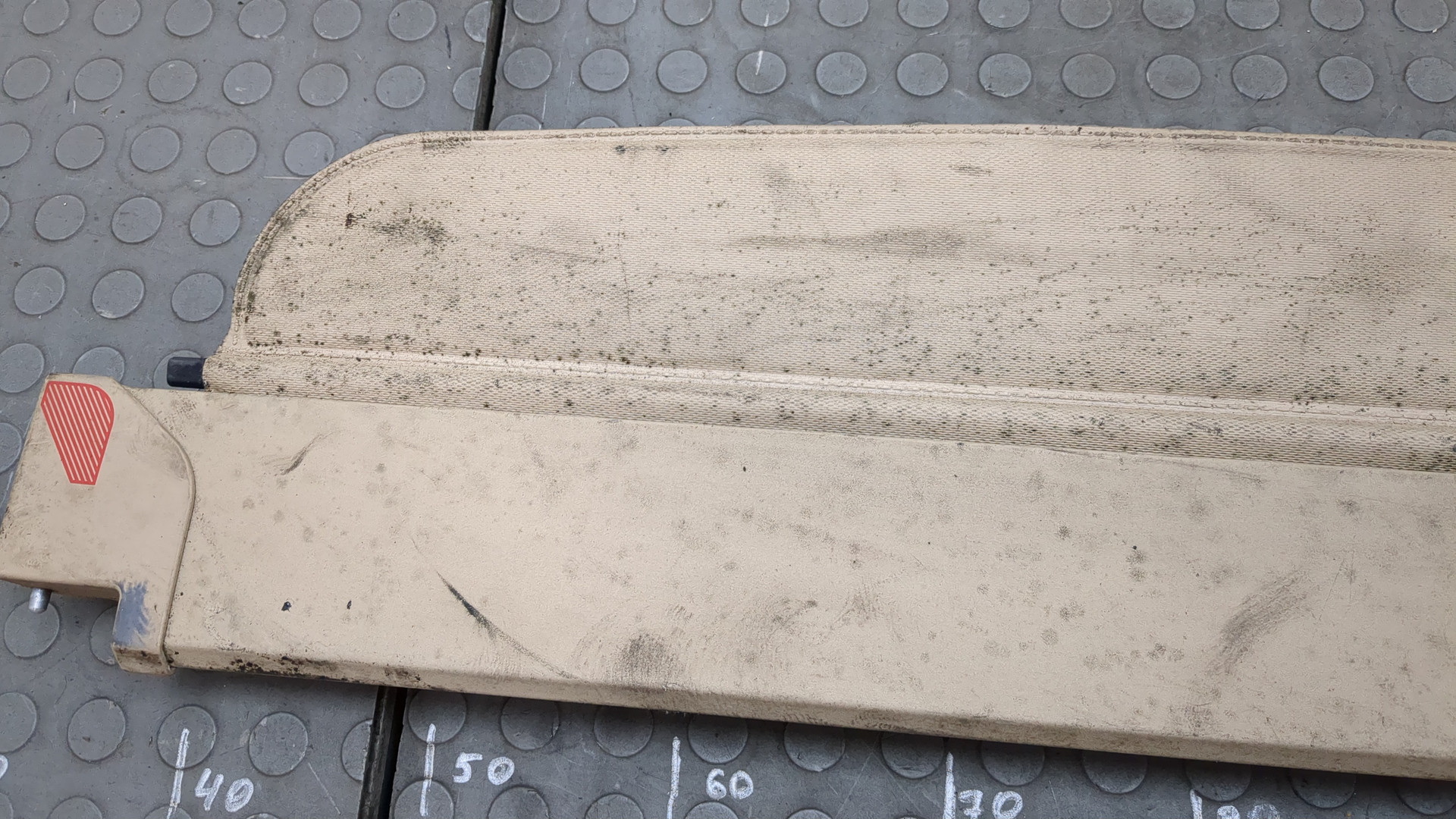 Шторка багажника