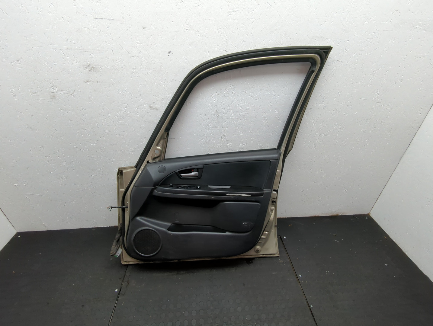 Дверь передняя правая