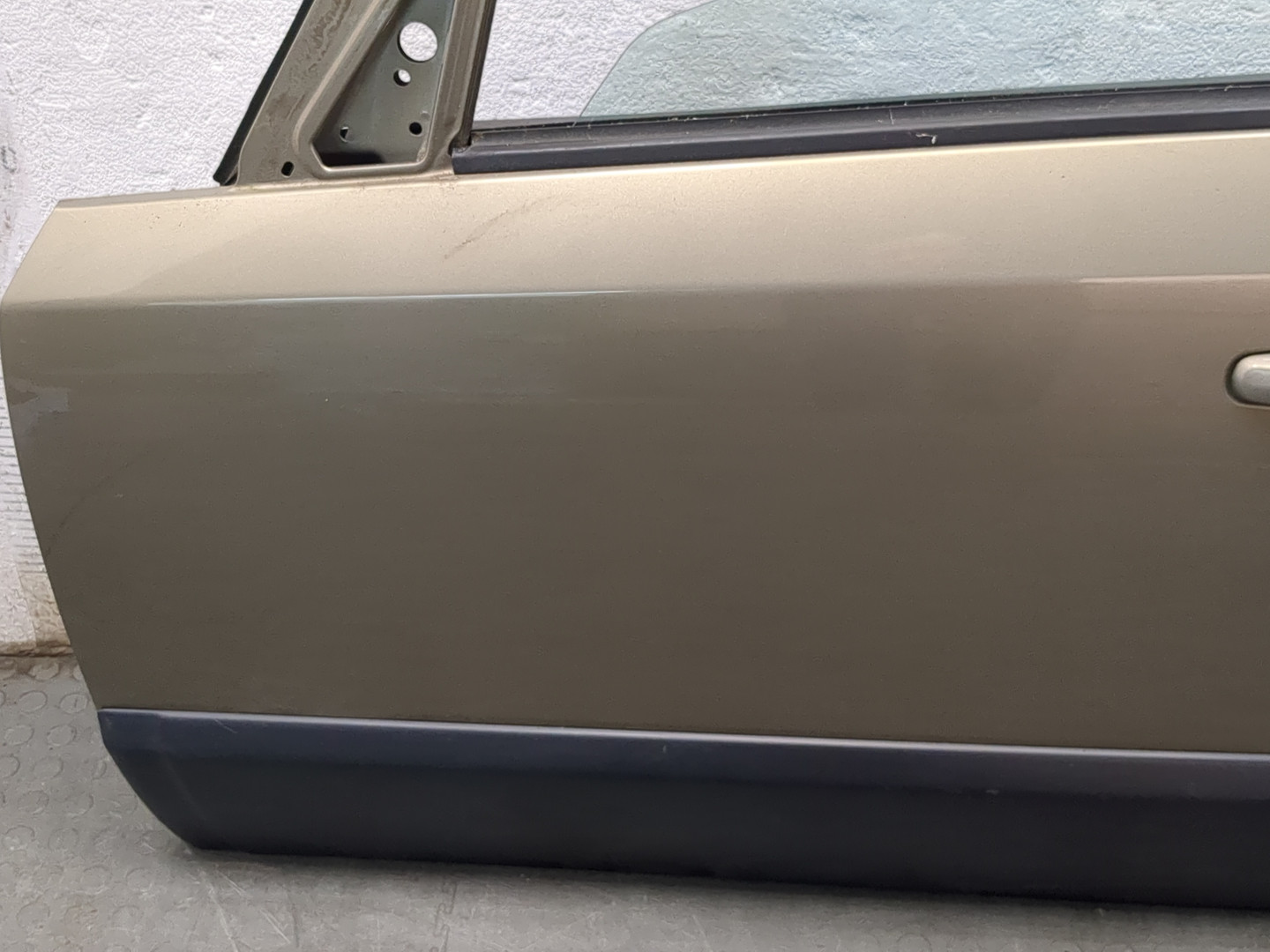 Дверь передняя левая