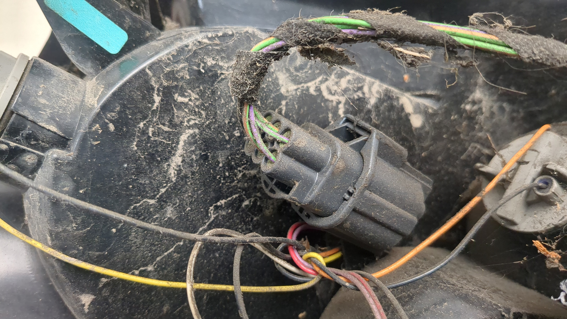 Фонарь задний правый