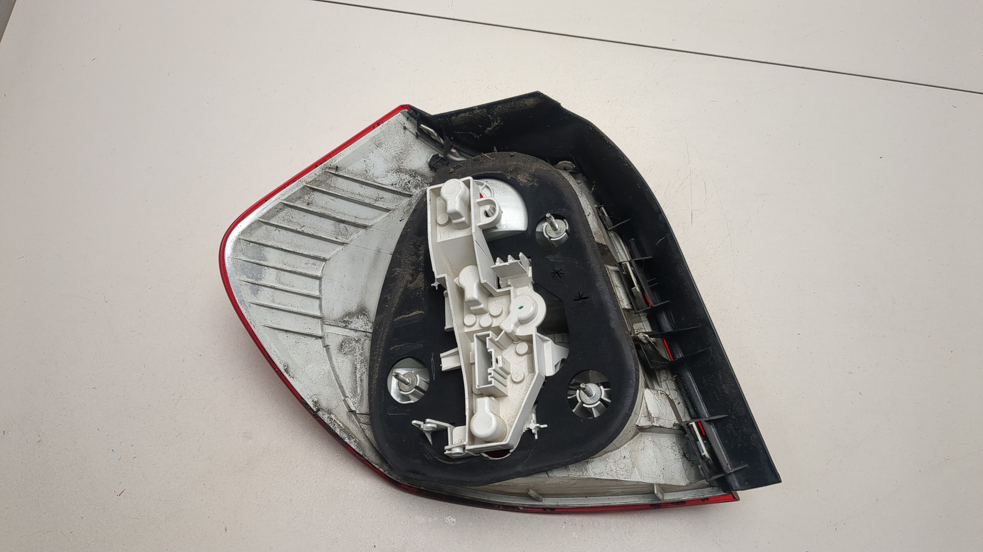 Фонарь задний правый