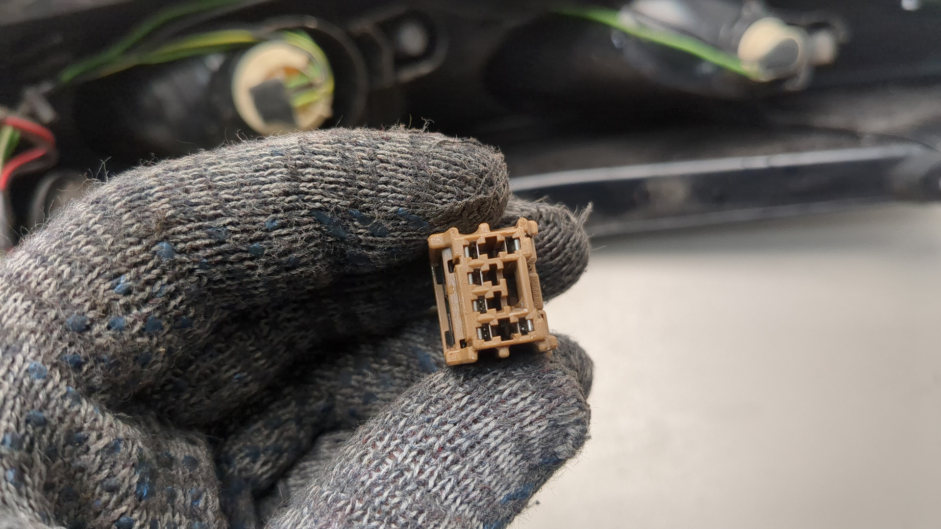 Фонарь задний правый