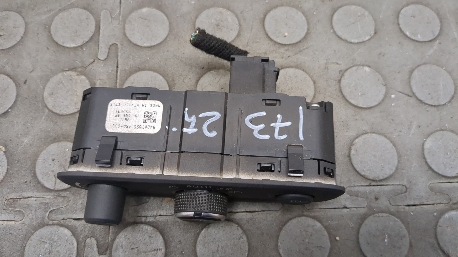 Переключатель света фар