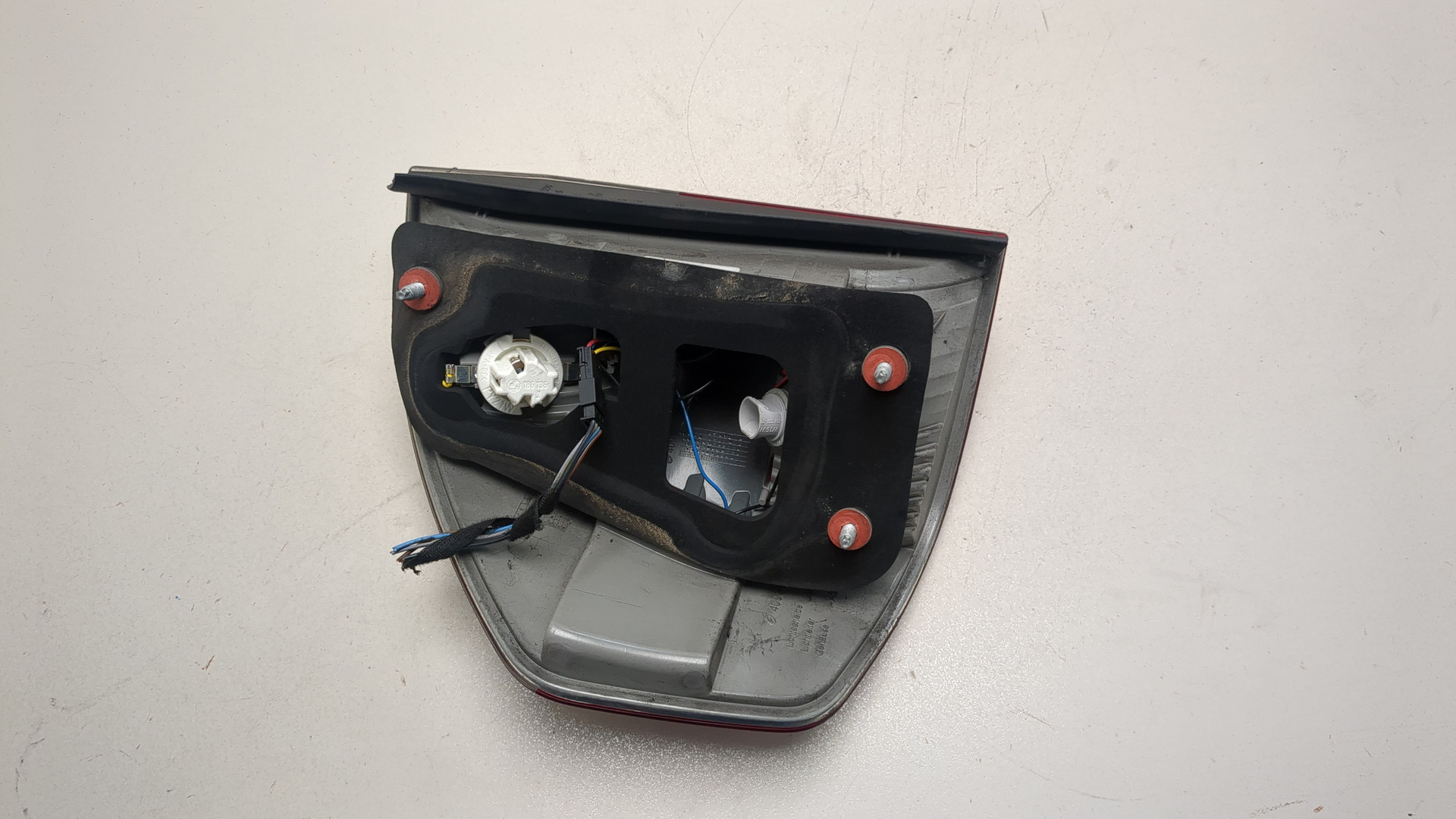 Фонарь задний правый