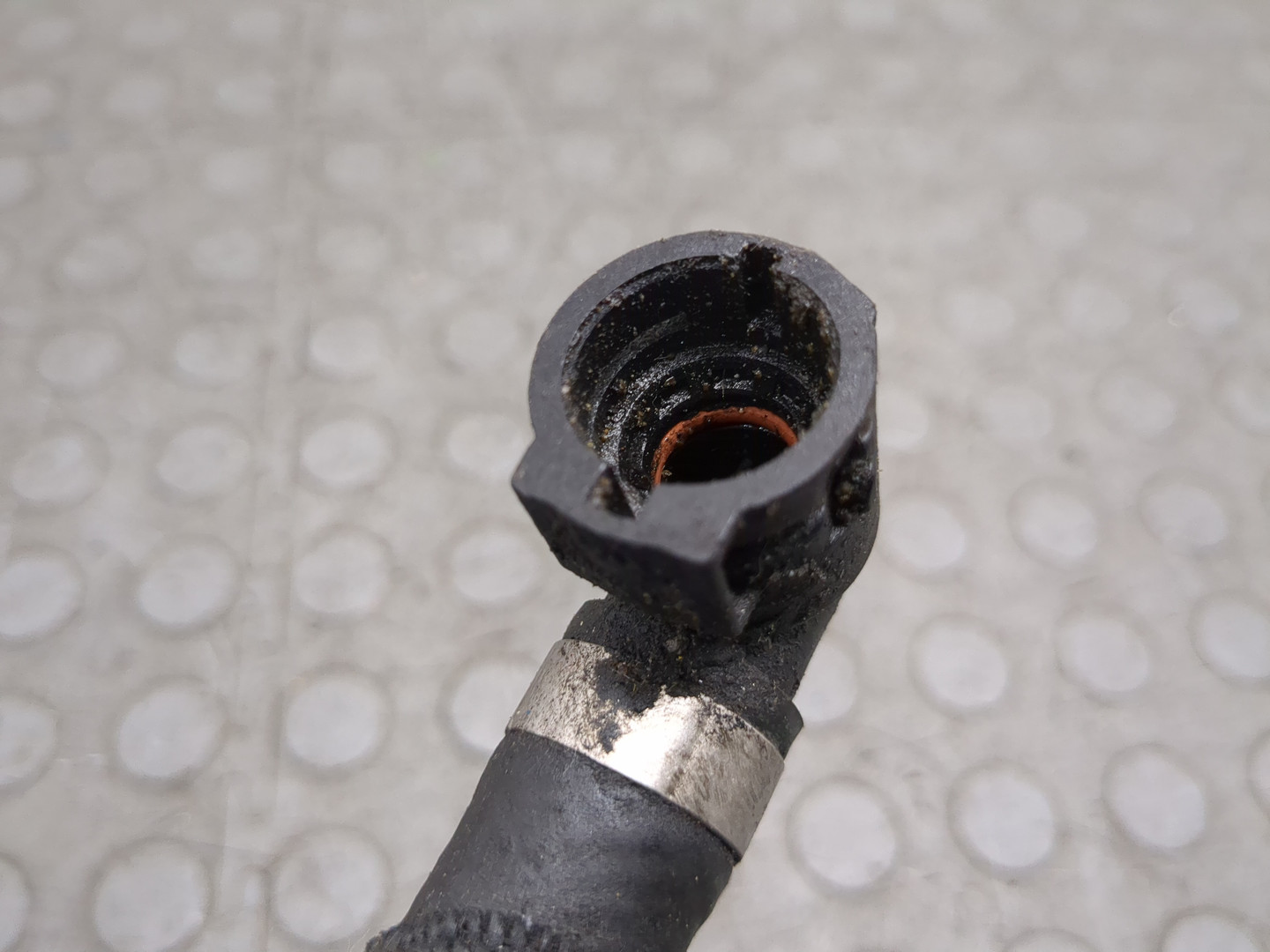 Трубка системы охлаждения