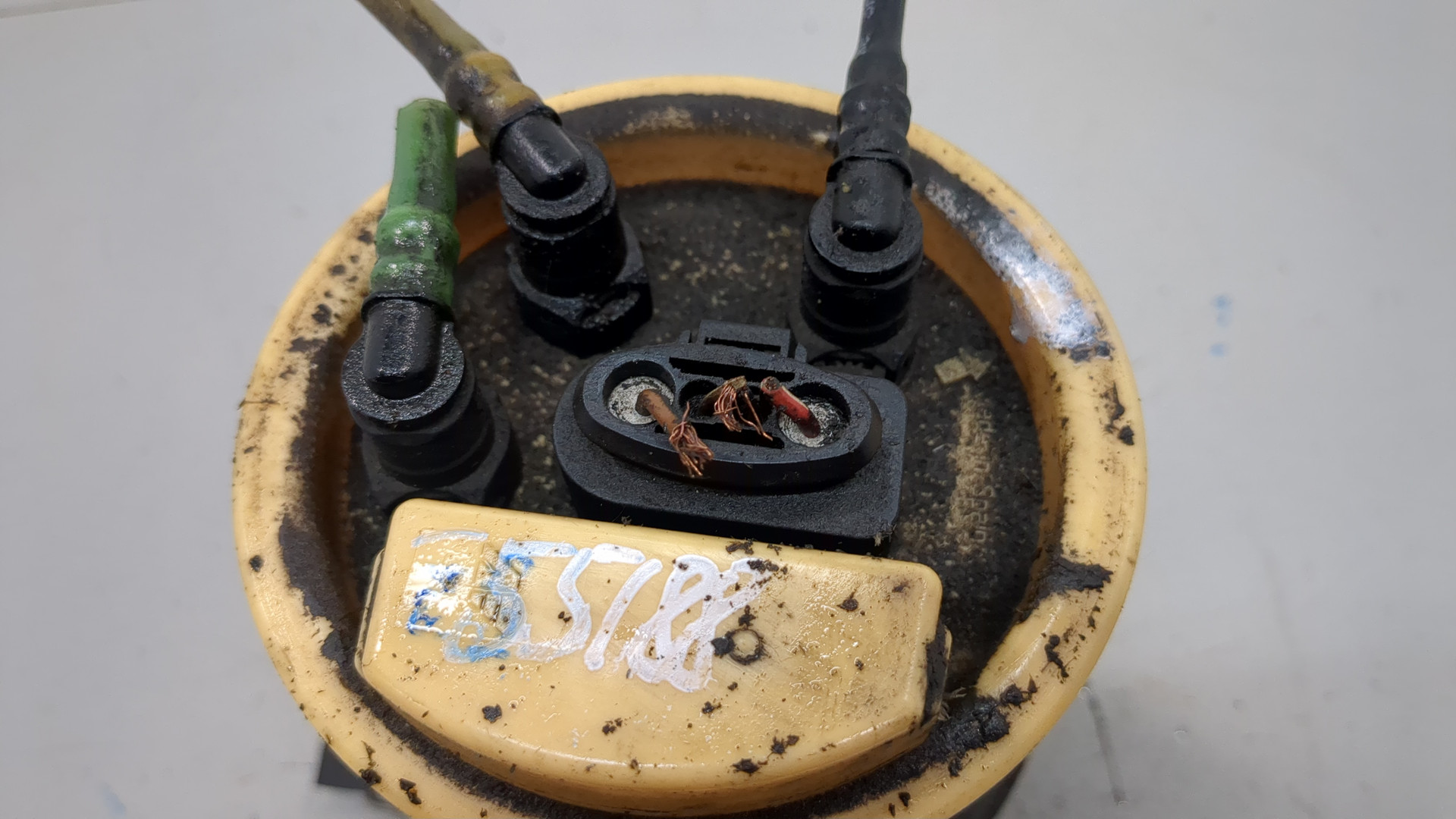 Насос топливный электрический