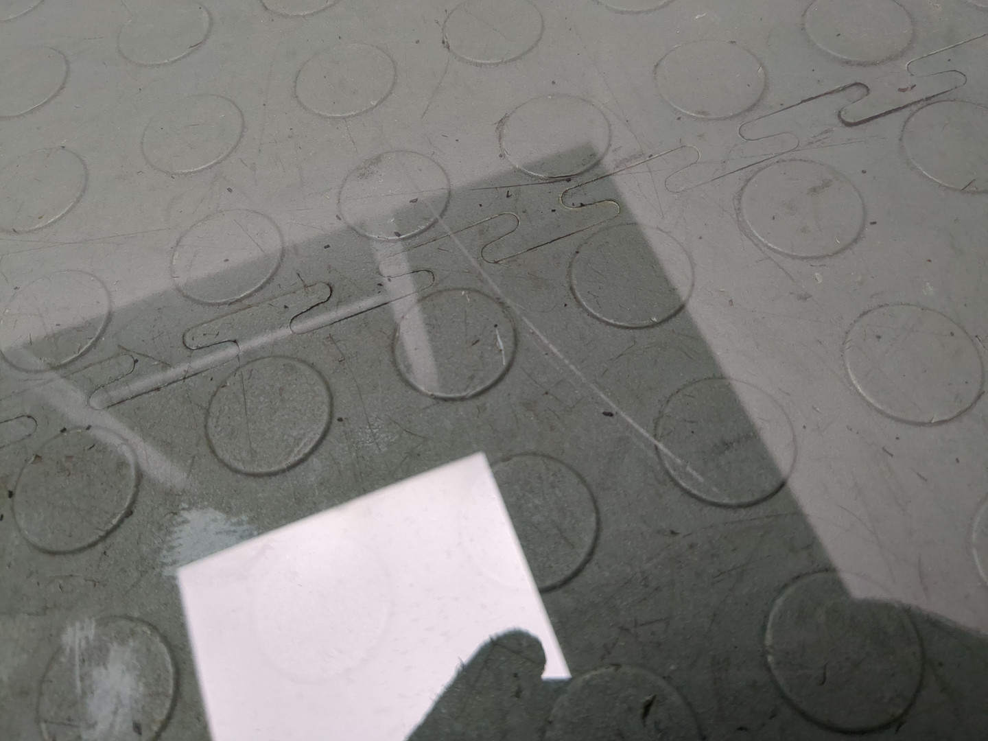 Стекло двери передней левой