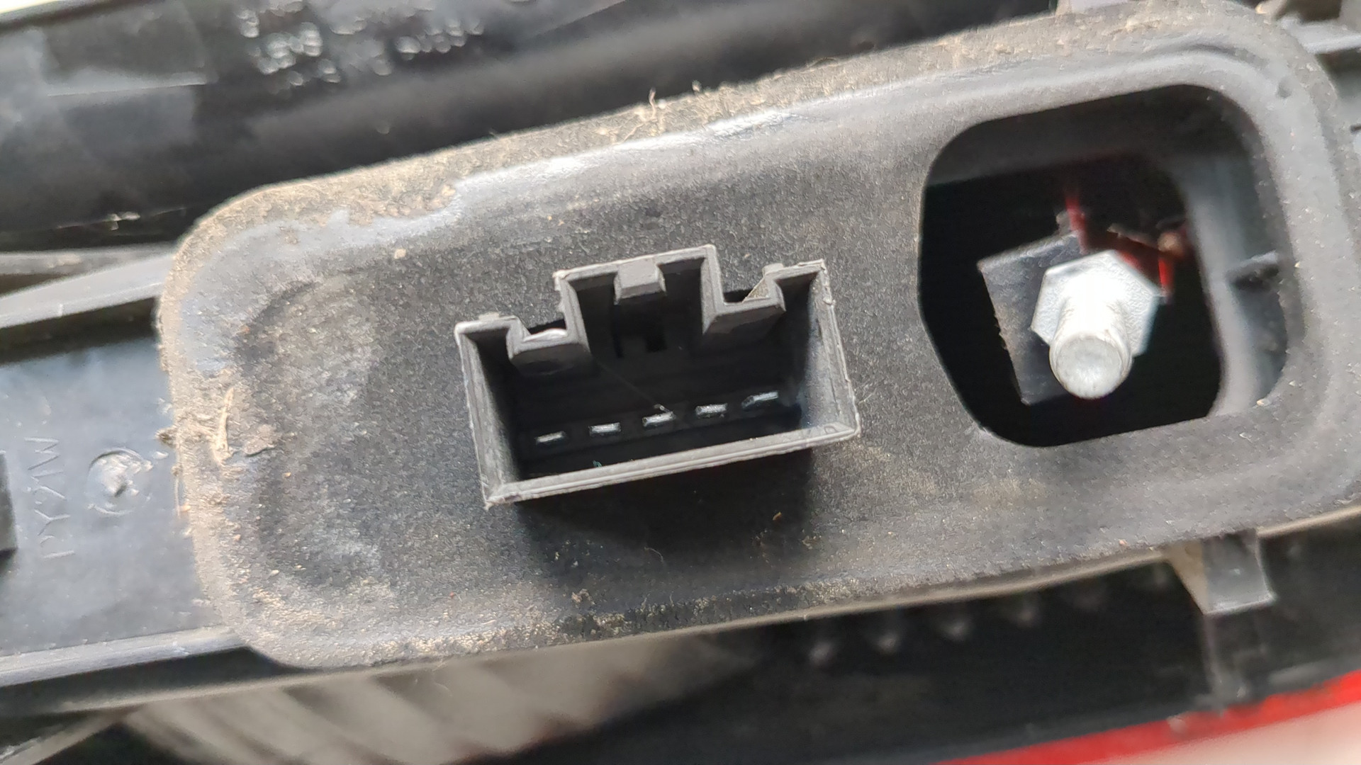 Фонарь задний правый