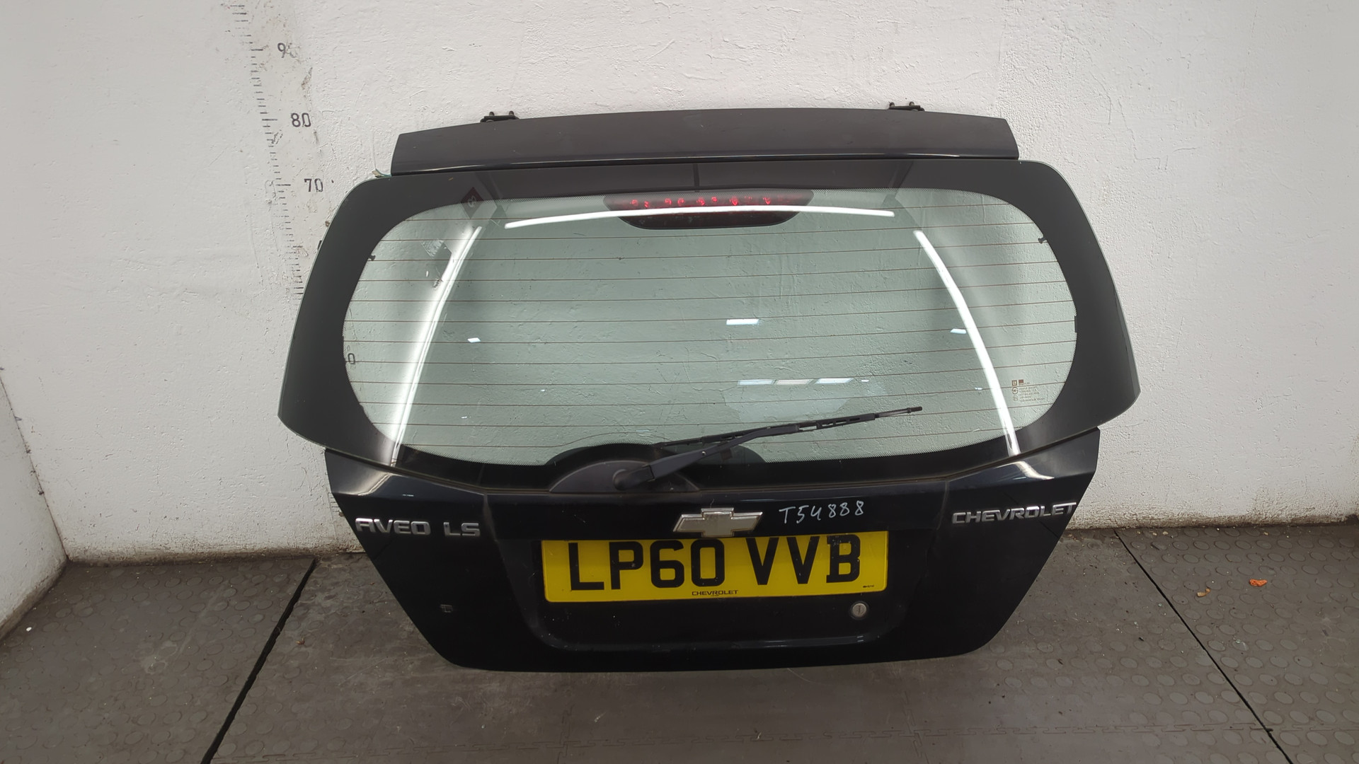 Дверь багажника