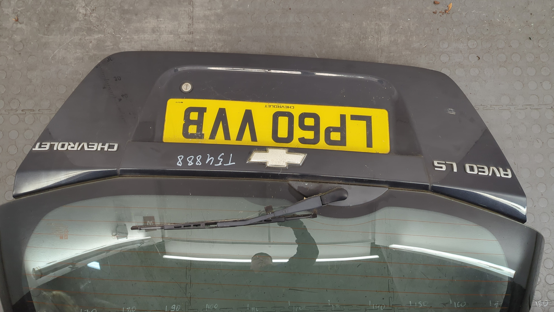 Дверь багажника