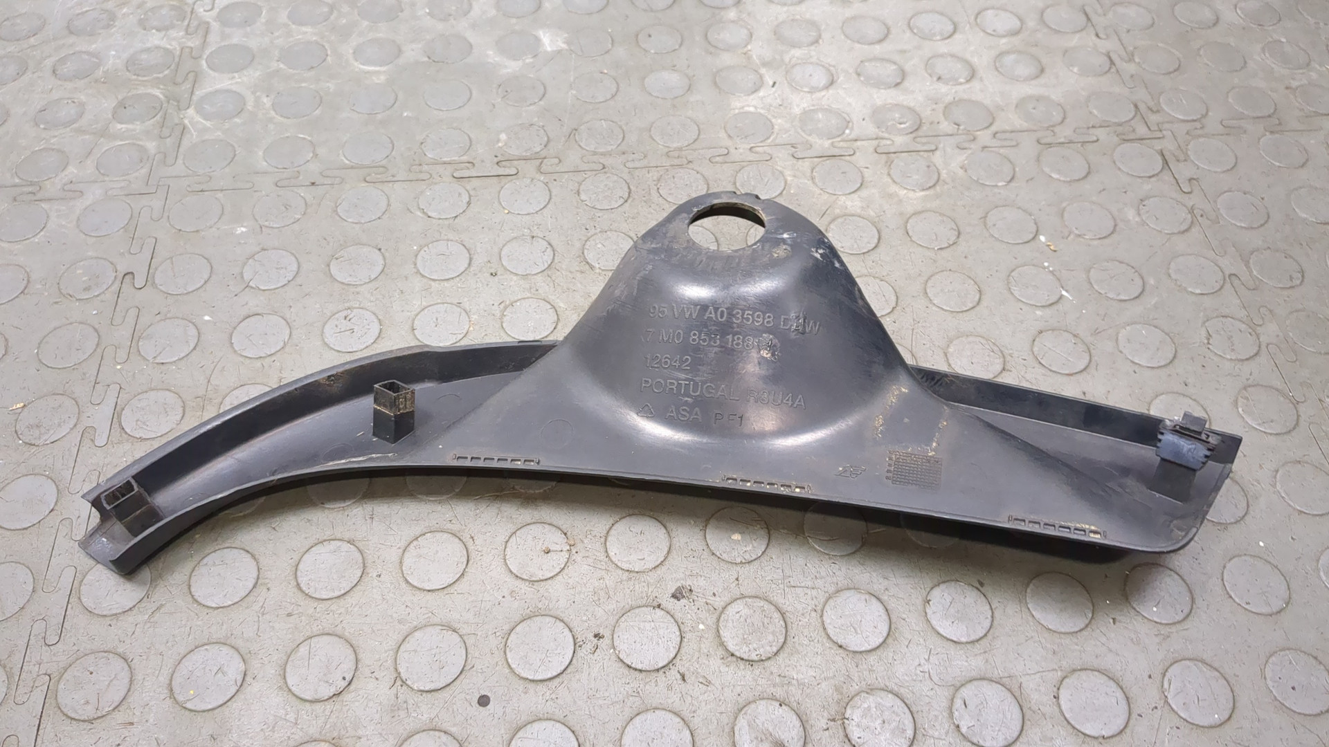 Решетка стеклоочистителей (Жабо)