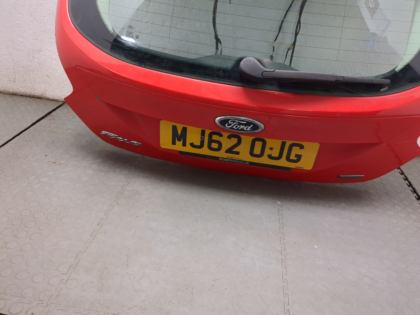 Дверь багажника