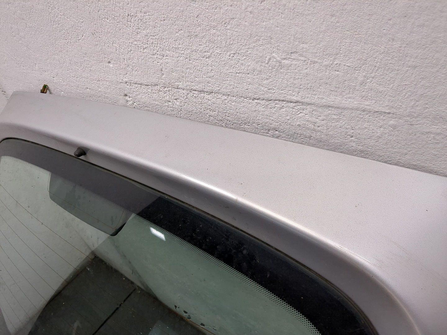 Дверь багажника