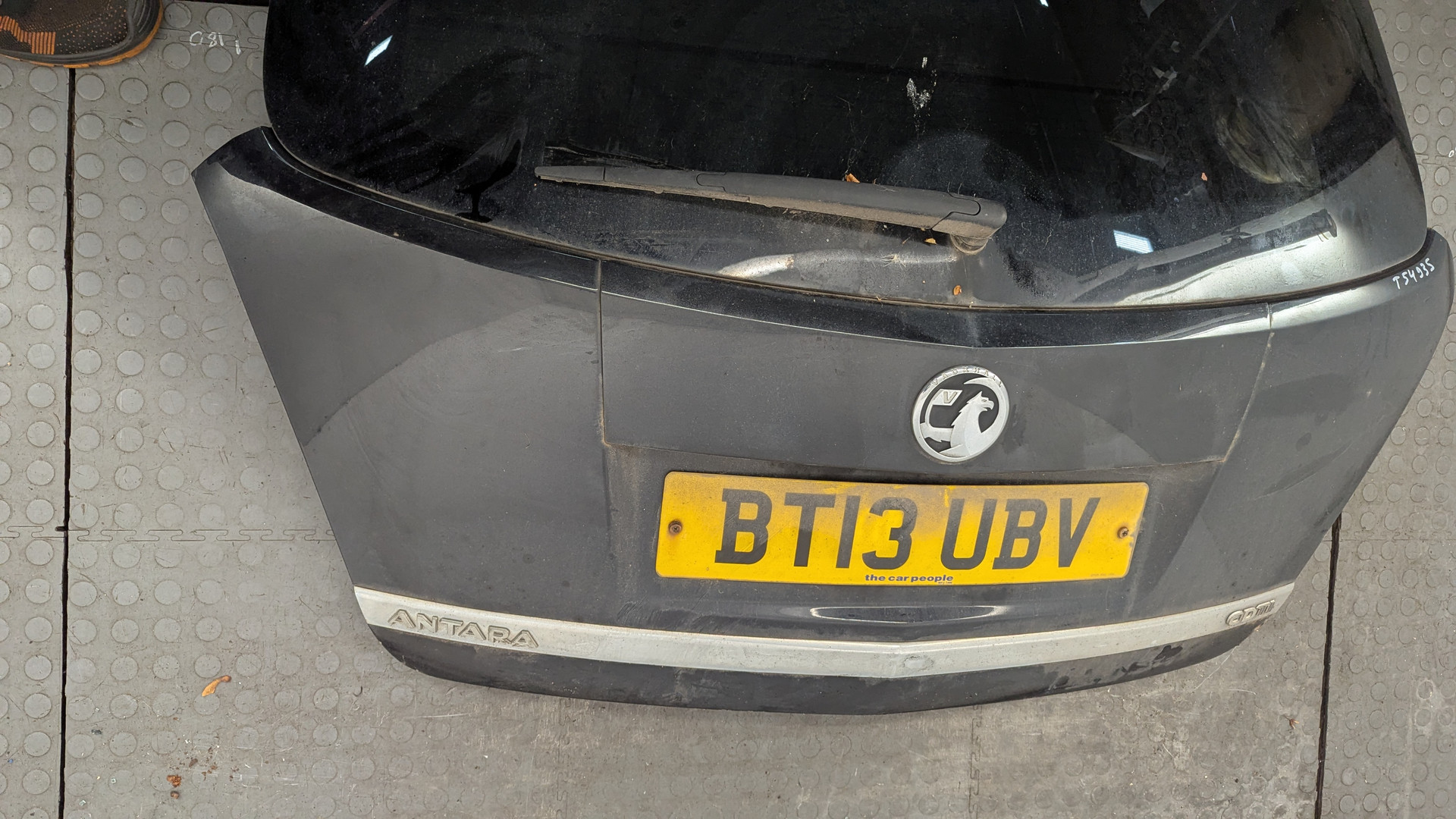 Дверь багажника