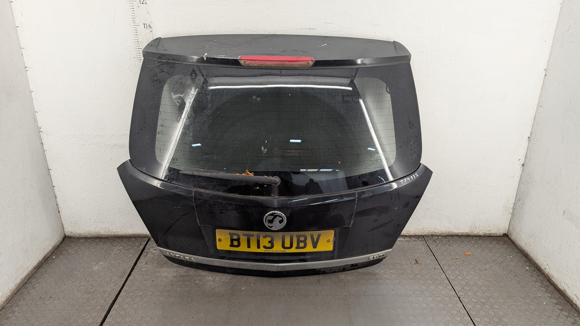 Дверь багажника