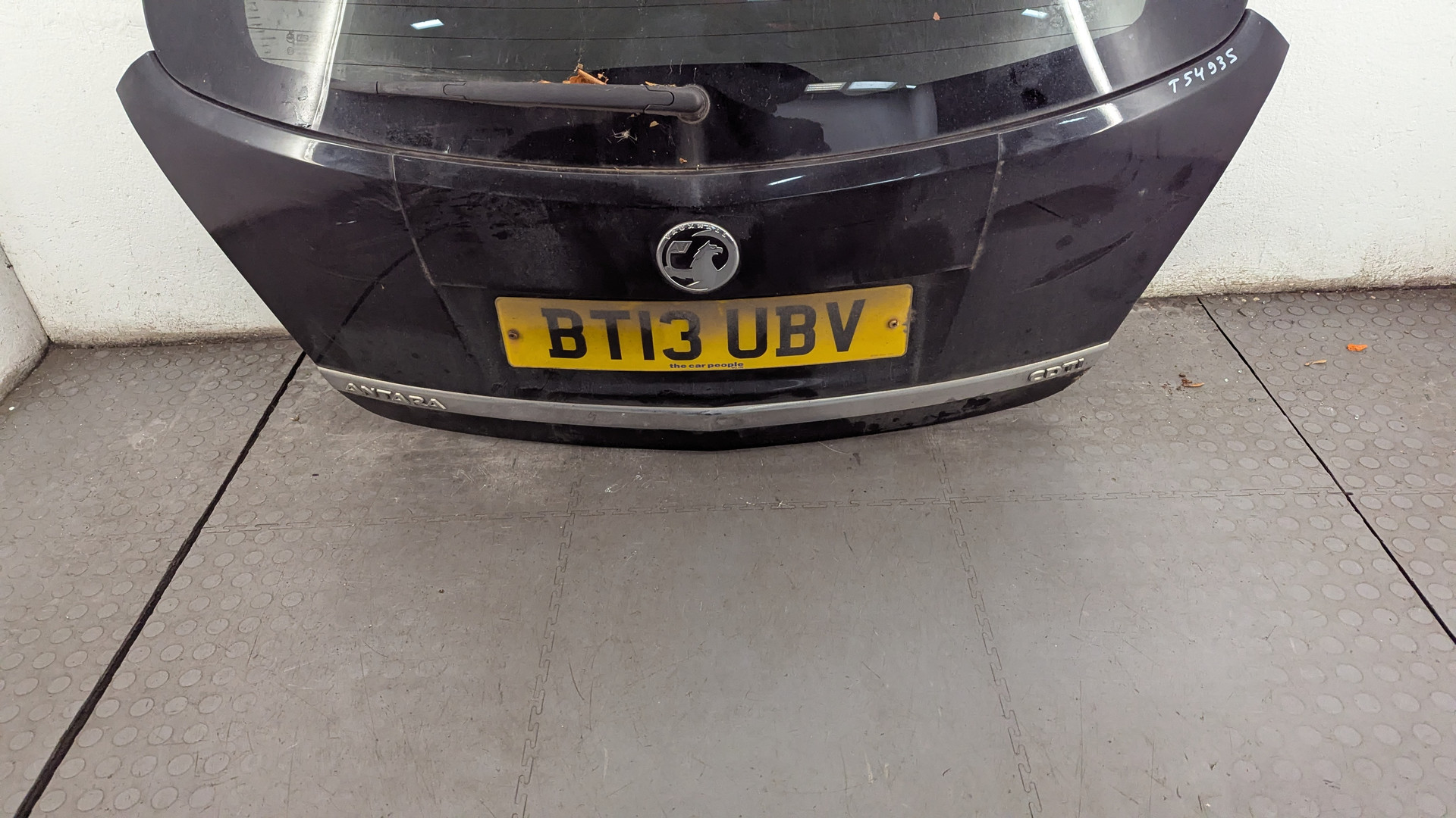 Дверь багажника