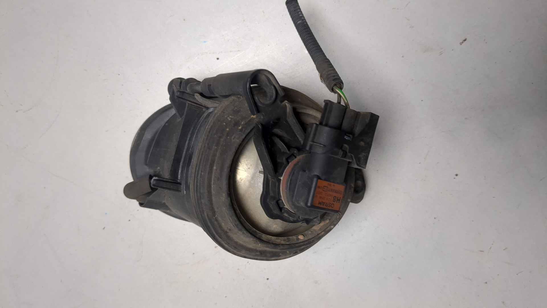 Фара противотуманная левая