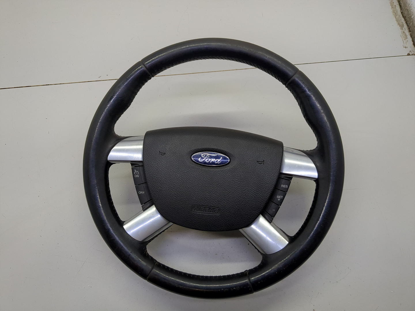 Рулевое колесо (руль)