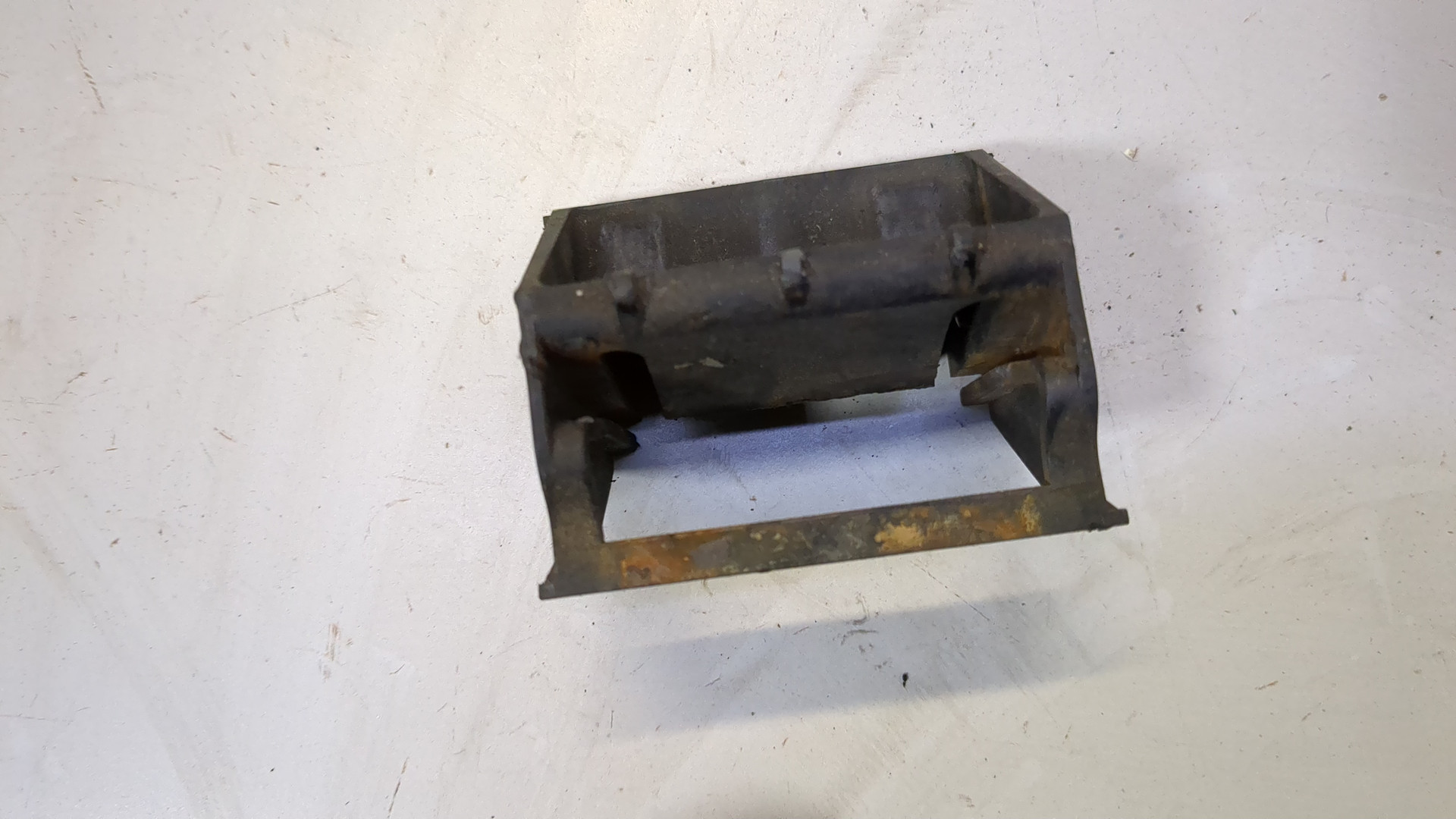 Кронштейн радиатора