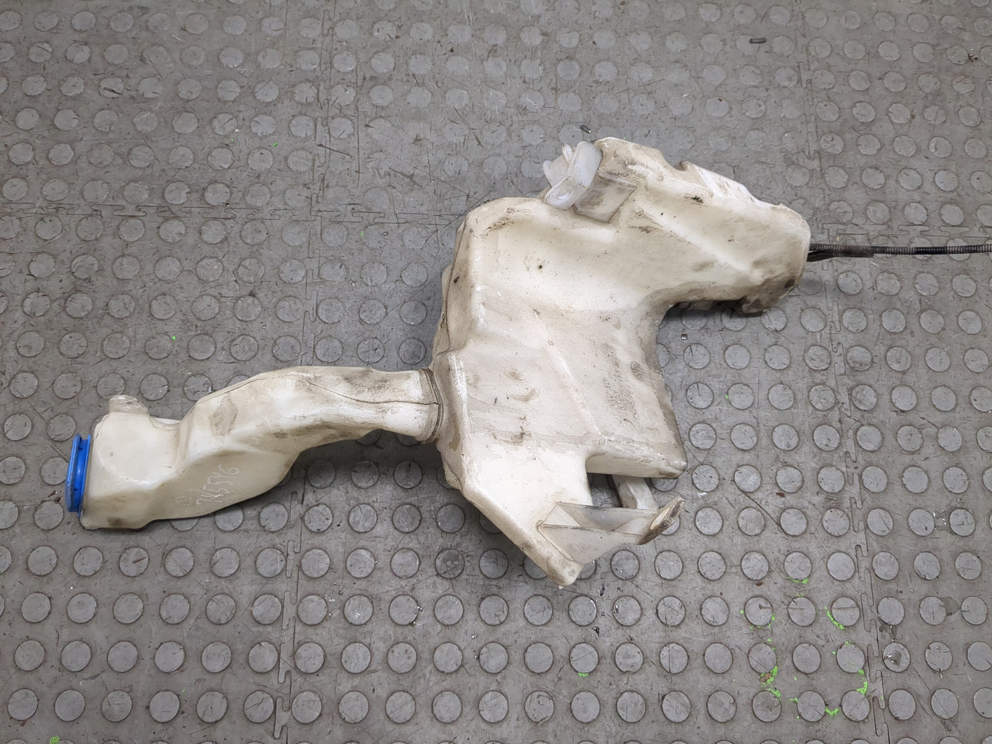 Бачок омывателя лобового стекла