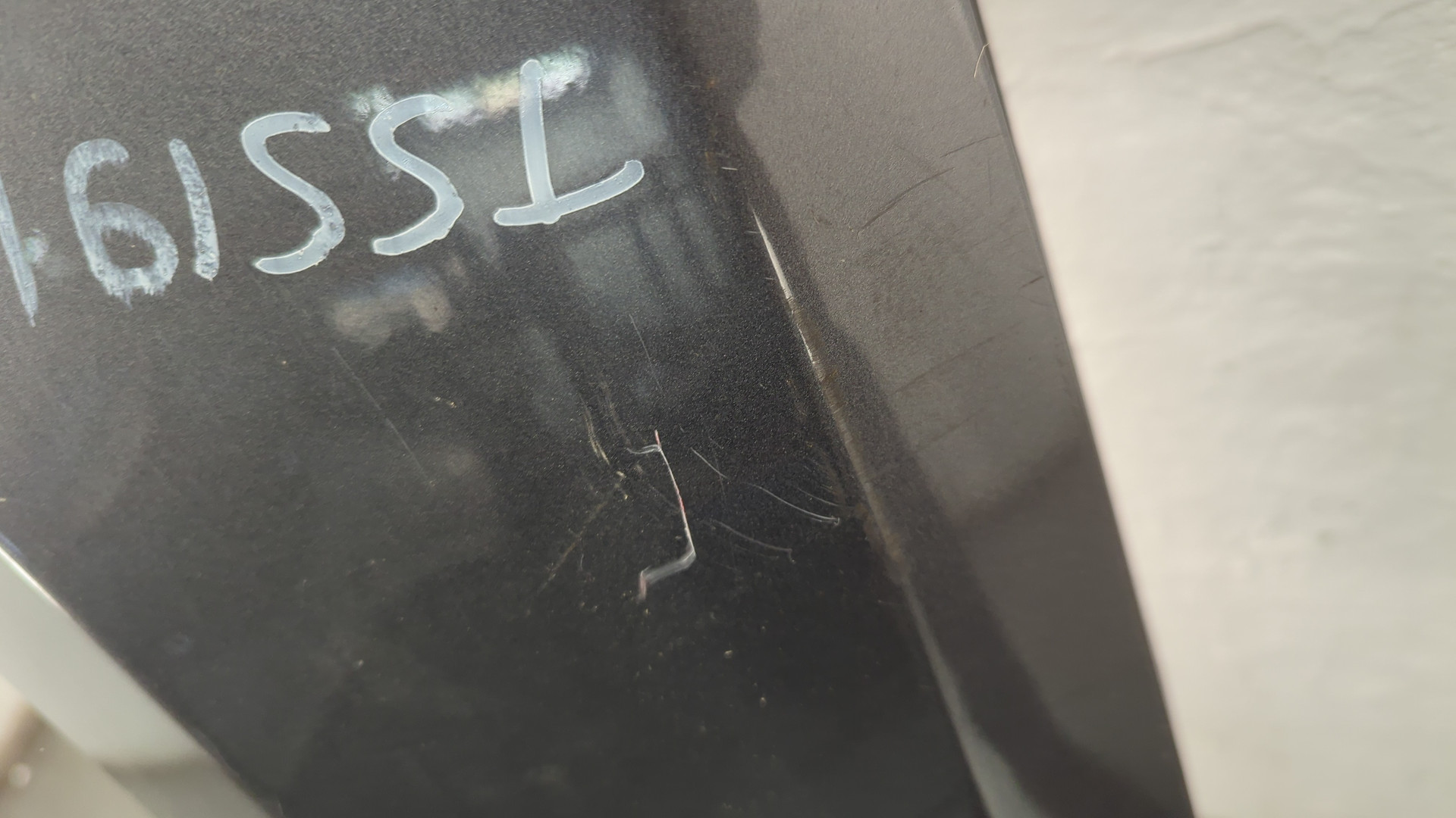 Крыло переднее левое