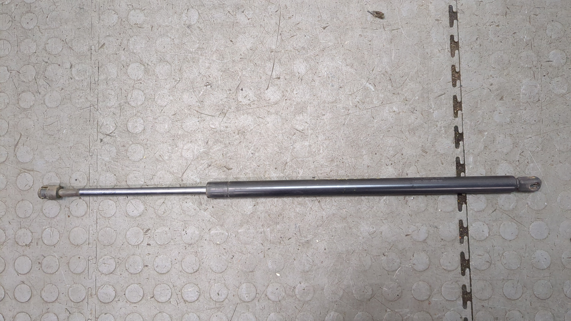 Амортизатор крышки багажника