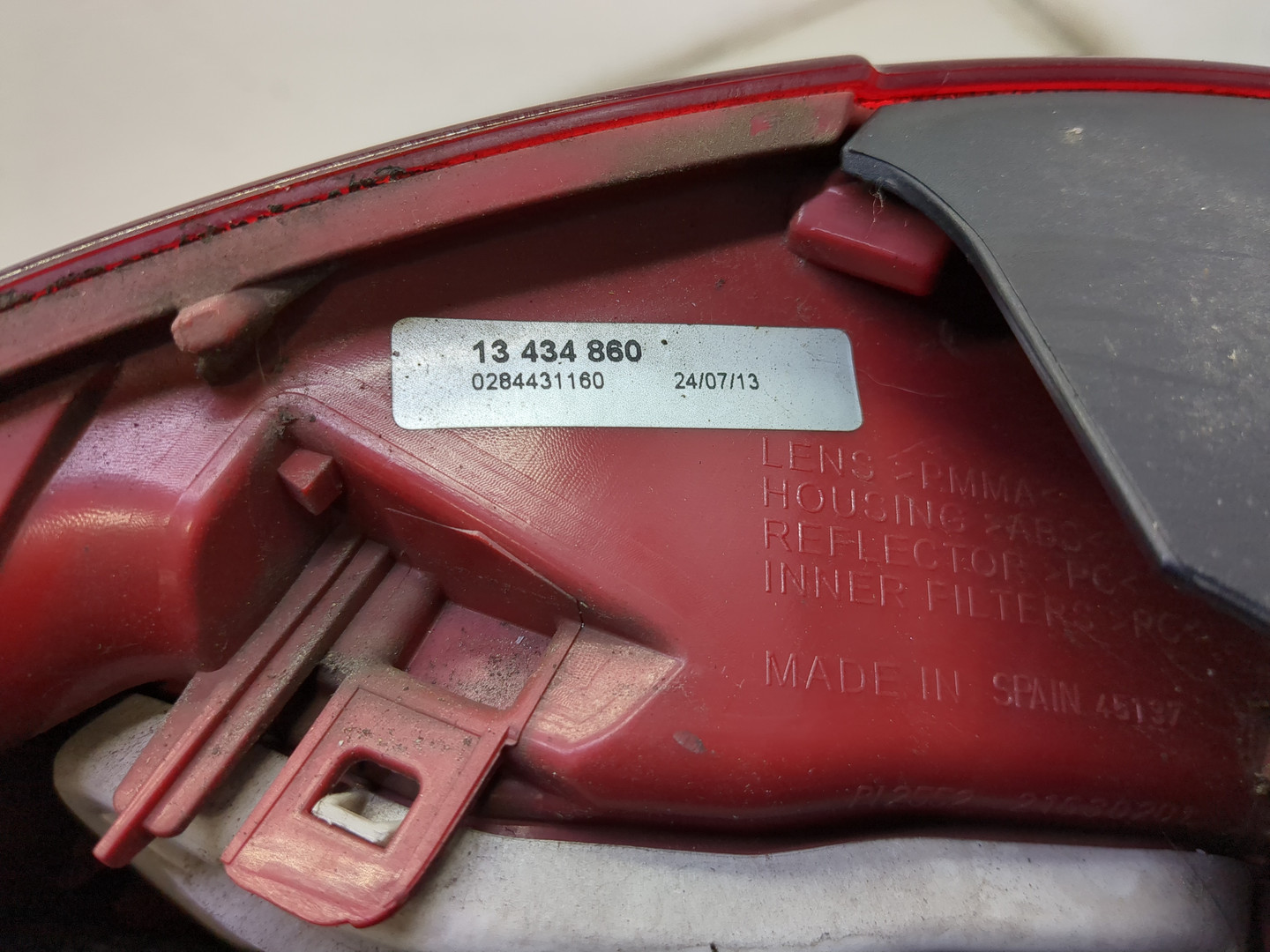 Фонарь задний правый