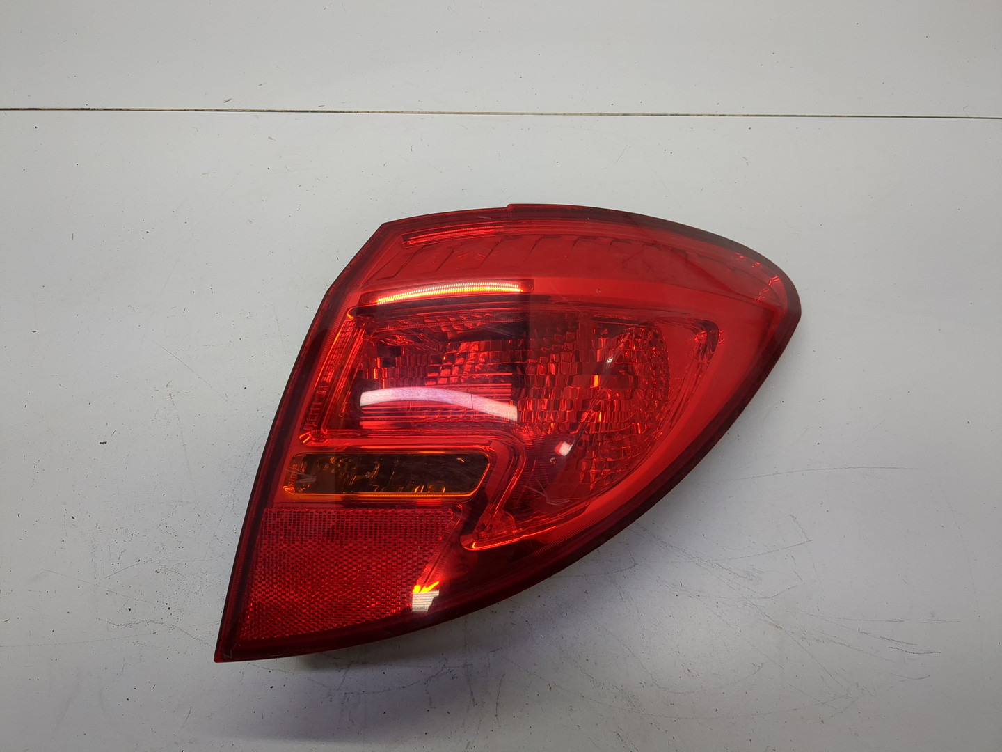 Фонарь задний правый