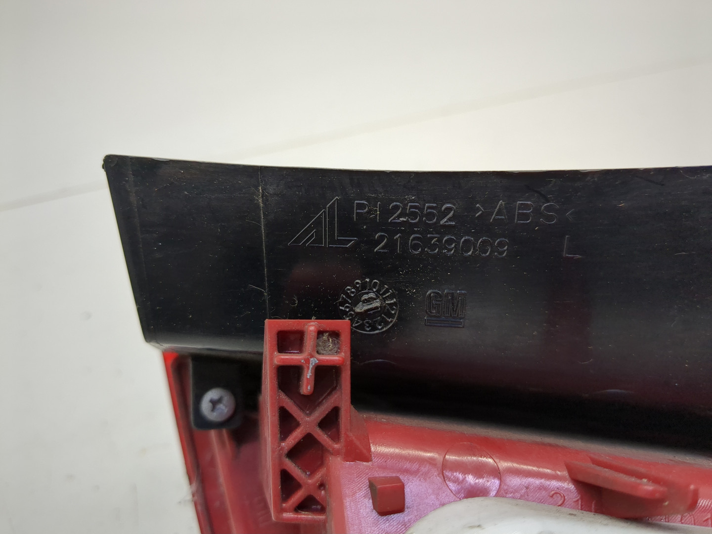 Фонарь задний левый