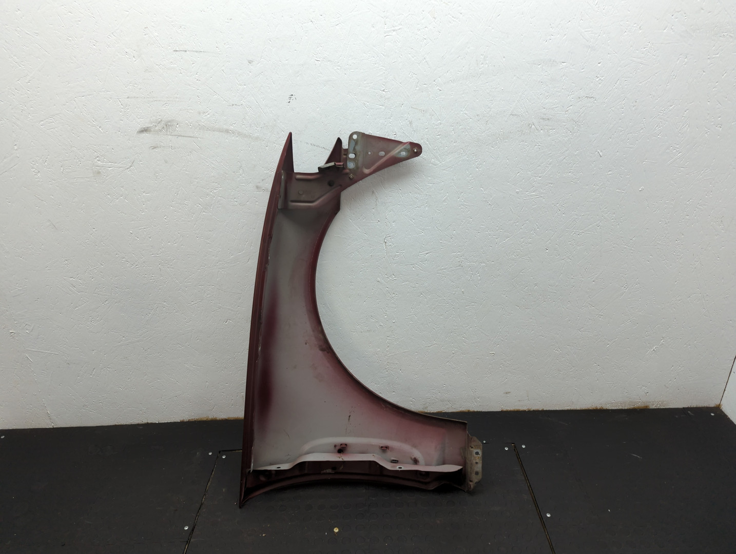 Крыло переднее левое