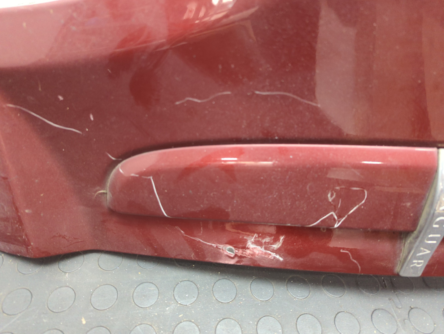 Крыло переднее левое